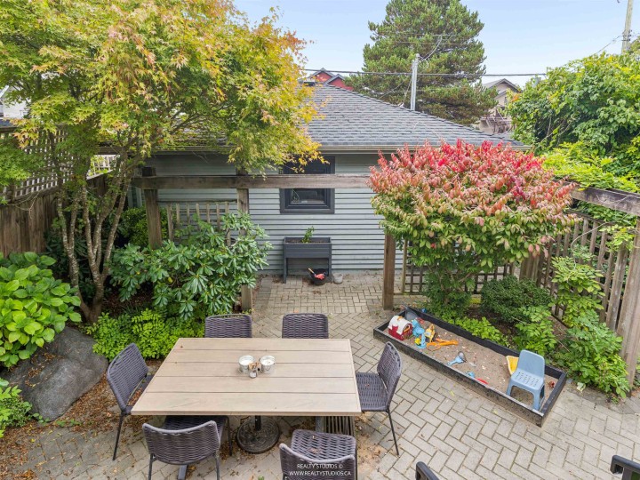 Photo 31 at 917 W 20th Avenue, Cambie, Vancouver West