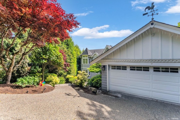 Photo 3 at 880 Younette Drive, Sentinel Hill, West Vancouver