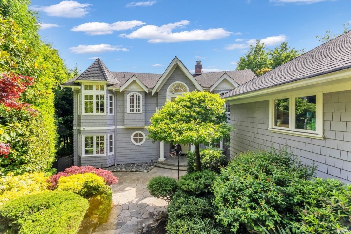 Photo 4 at 880 Younette Drive, Sentinel Hill, West Vancouver