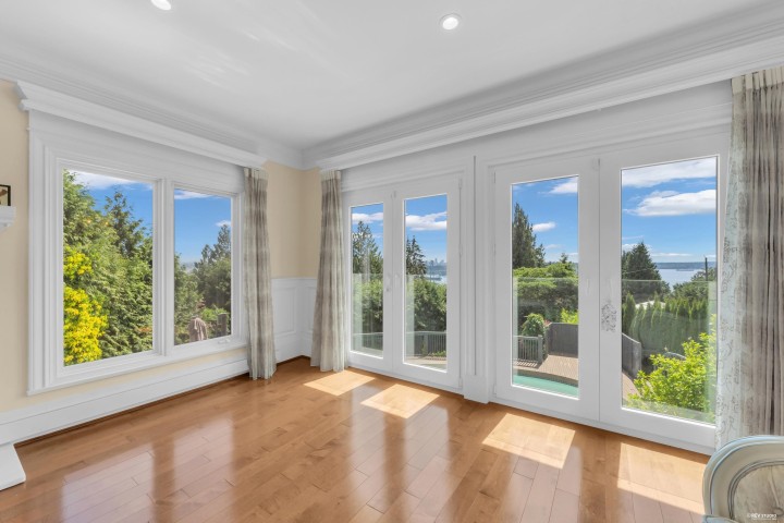 Photo 8 at 880 Younette Drive, Sentinel Hill, West Vancouver