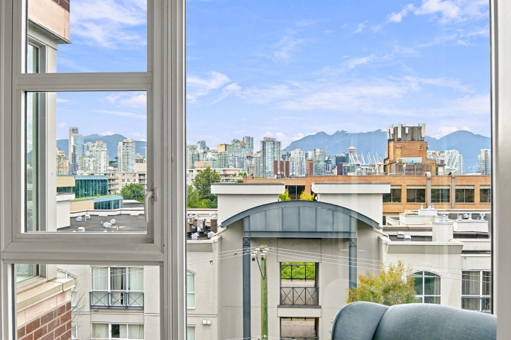 Photo 9 at 705 - 538 W 7th Avenue, Fairview VW, Vancouver West