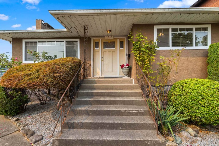 Photo 3 at 2515 E 45th Avenue, Killarney VE, Vancouver East