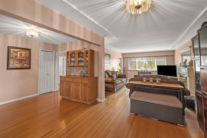 Photo 8 at 2515 E 45th Avenue, Killarney VE, Vancouver East