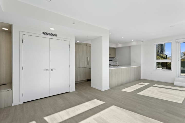 Photo 10 at 602 - 3264 Vanness Street, Collingwood VE, Vancouver East