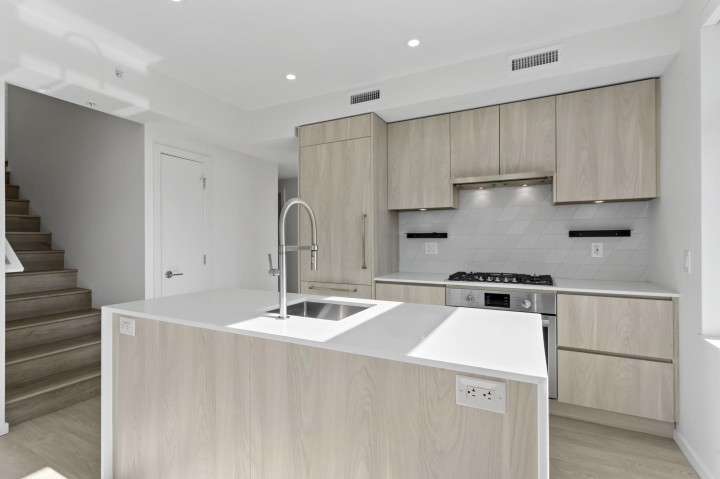 Photo 6 at 603 - 3264 Vanness Street, Collingwood VE, Vancouver East