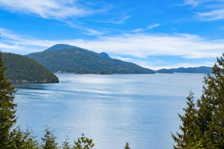 Photo 2 at 195 Kelvin Grove Way, Lions Bay, West Vancouver
