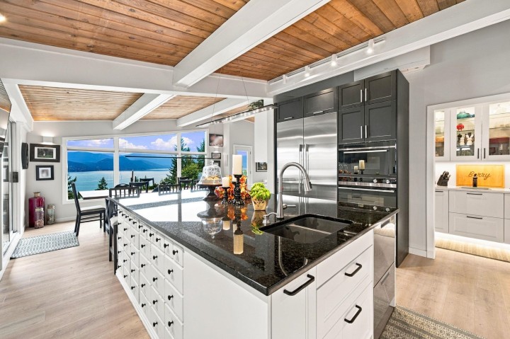 Photo 7 at 195 Kelvin Grove Way, Lions Bay, West Vancouver