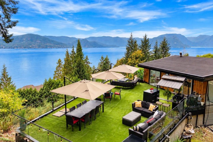 Photo 1 at 195 Kelvin Grove Way, Lions Bay, West Vancouver