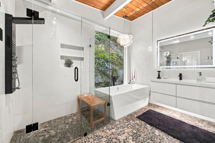 Photo 24 at 195 Kelvin Grove Way, Lions Bay, West Vancouver