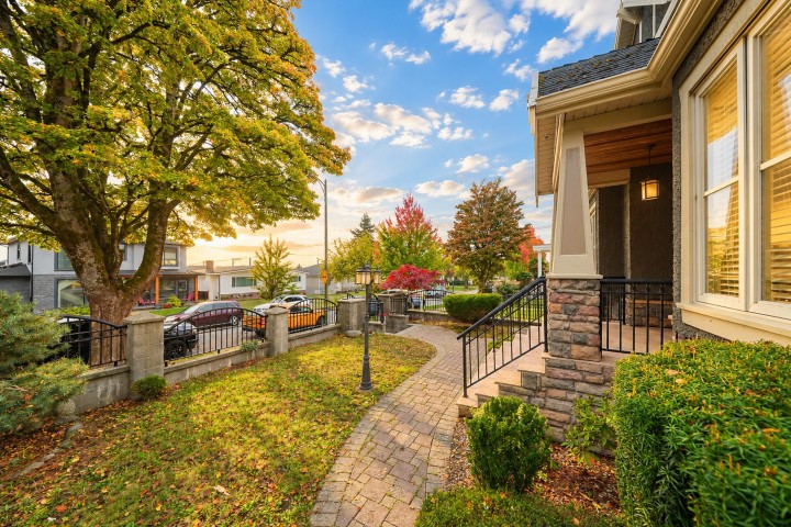 Photo 2 at 1631 E 58th Avenue, Fraserview VE, Vancouver East
