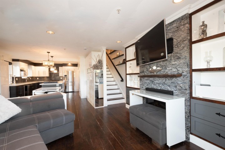 Photo 6 at 2048 Triumph Street, Hastings, Vancouver East