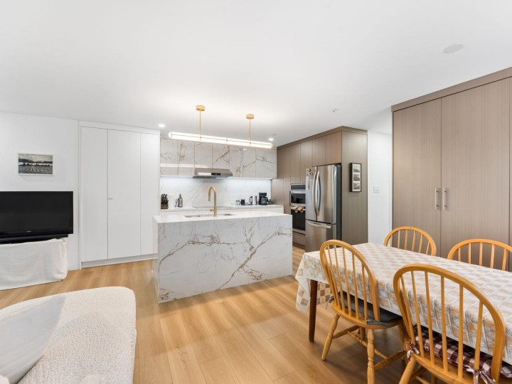 Photo 10 at 310 E 16th Avenue, Main, Vancouver East