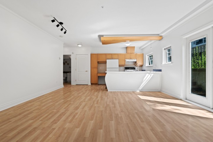 Photo 12 at 3027 W 7th Avenue, Kitsilano, Vancouver West