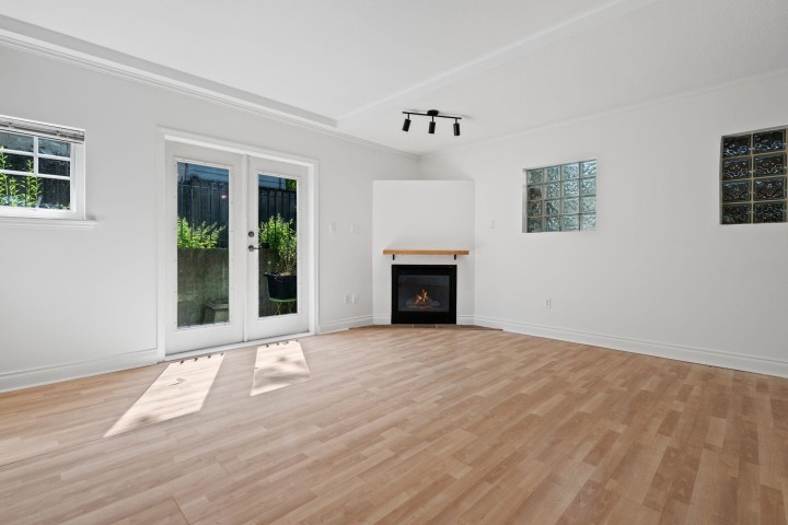 Photo 15 at 3027 W 7th Avenue, Kitsilano, Vancouver West