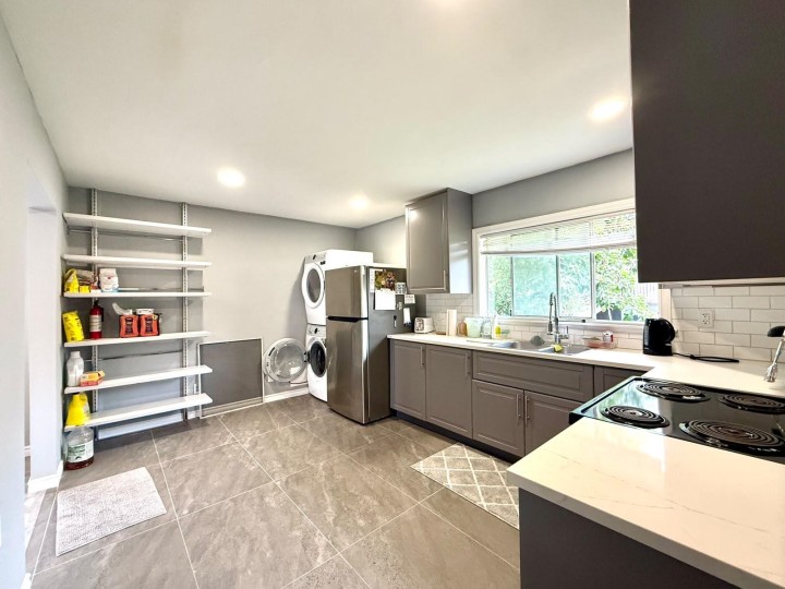 Photo 6 at 3305 Worthington Drive, Renfrew Heights, Vancouver East
