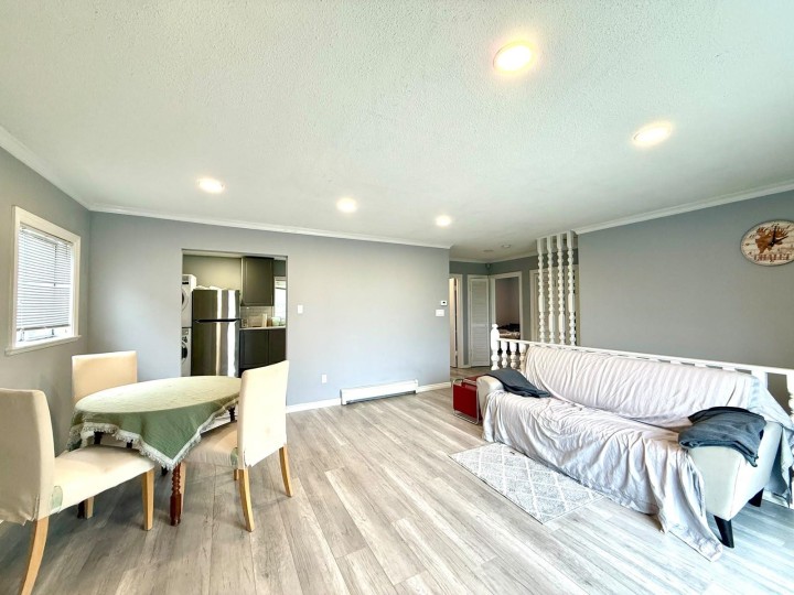 Photo 3 at 3305 Worthington Drive, Renfrew Heights, Vancouver East