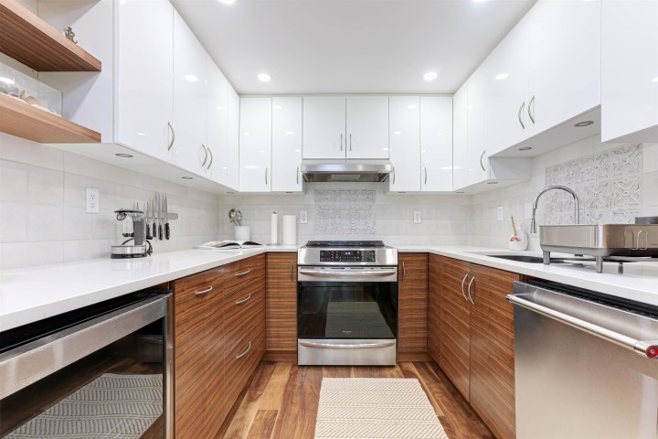 Photo 2 at 505 - 1006 Beach Avenue, Yaletown, Vancouver West