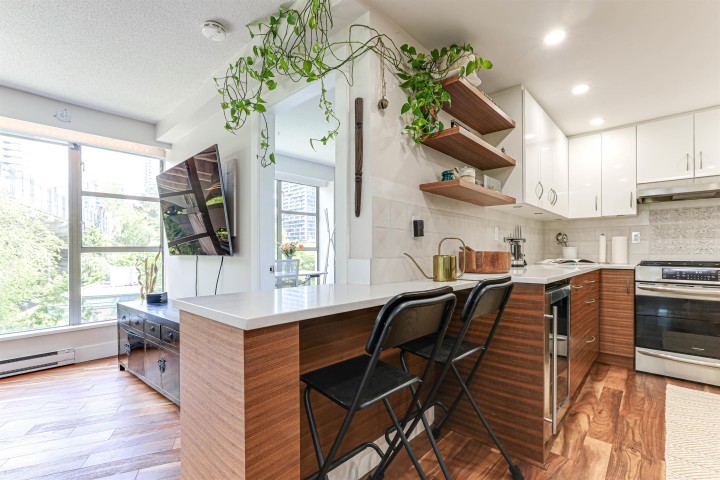 Photo 5 at 505 - 1006 Beach Avenue, Yaletown, Vancouver West