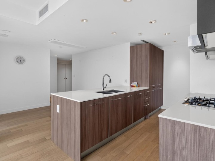 Photo 5 at 906 - 2221 E 30th Avenue, Victoria VE, Vancouver East
