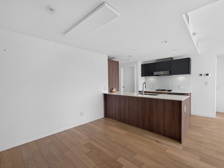 Photo 4 at 906 - 2221 E 30th Avenue, Victoria VE, Vancouver East