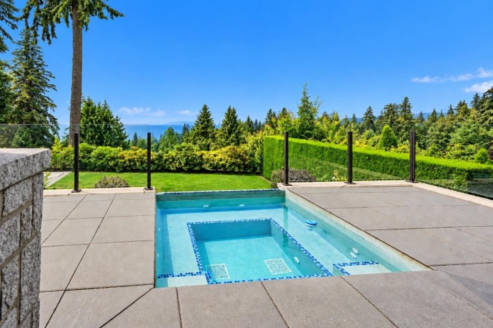 Photo 16 at 2638 Queens Avenue, Queens, West Vancouver