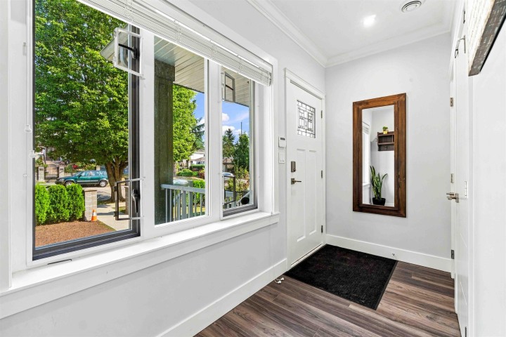 Photo 5 at 3162 Venables Street, Renfrew VE, Vancouver East