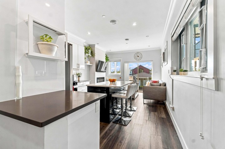 Photo 8 at 3162 Venables Street, Renfrew VE, Vancouver East