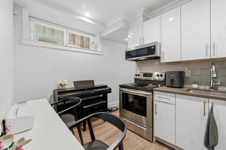 Photo 25 at 3162 Venables Street, Renfrew VE, Vancouver East