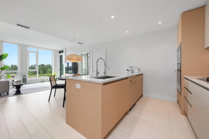 Photo 8 at 560 - 8575 Rivergrass Drive, South Marine, Vancouver East