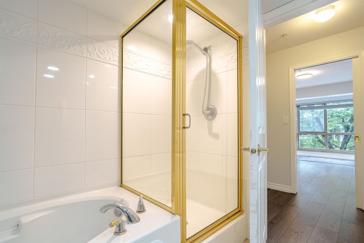 Photo 17 at 208 - 5650 Oak Street, Cambie, Vancouver West
