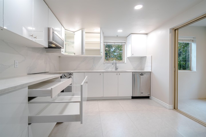 Photo 9 at 208 - 5650 Oak Street, Cambie, Vancouver West
