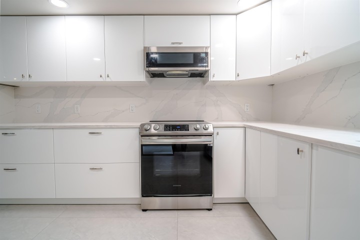 Photo 8 at 208 - 5650 Oak Street, Cambie, Vancouver West