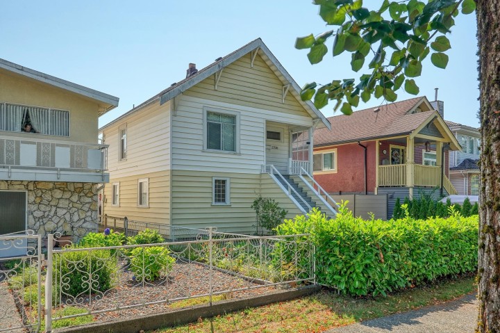 Photo 2 at 2336 45 Avenue, Killarney VE, Vancouver East