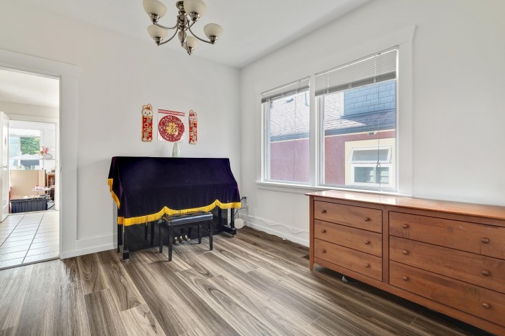 Photo 12 at 2336 45 Avenue, Killarney VE, Vancouver East