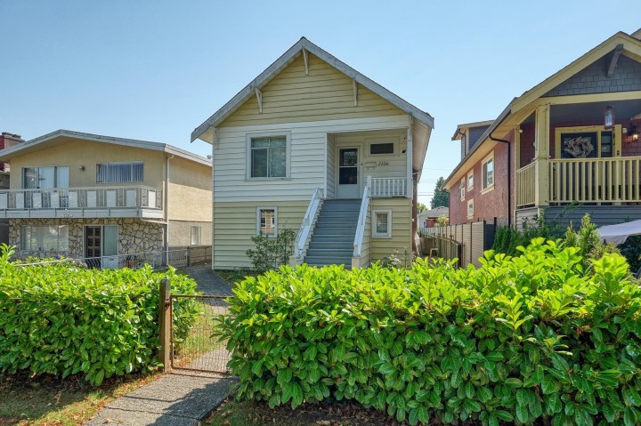 Photo 3 at 2336 45 Avenue, Killarney VE, Vancouver East