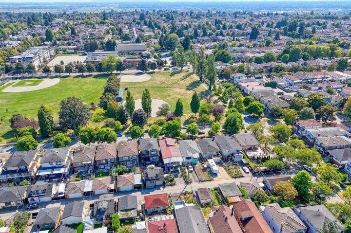 Photo 38 at 2336 45 Avenue, Killarney VE, Vancouver East