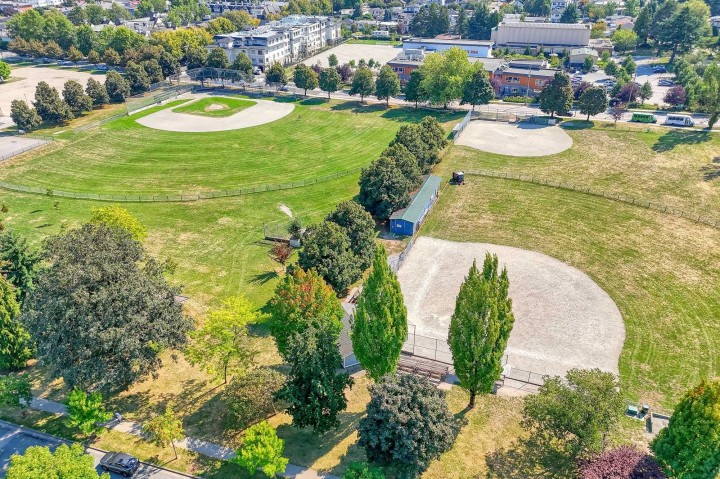 Photo 37 at 2336 45 Avenue, Killarney VE, Vancouver East