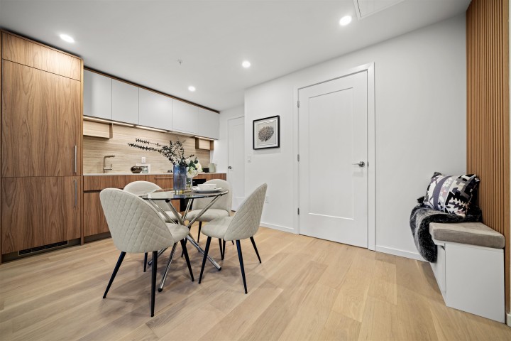 Photo 5 at 206 - 8486 Oak Street, Marpole, Vancouver West