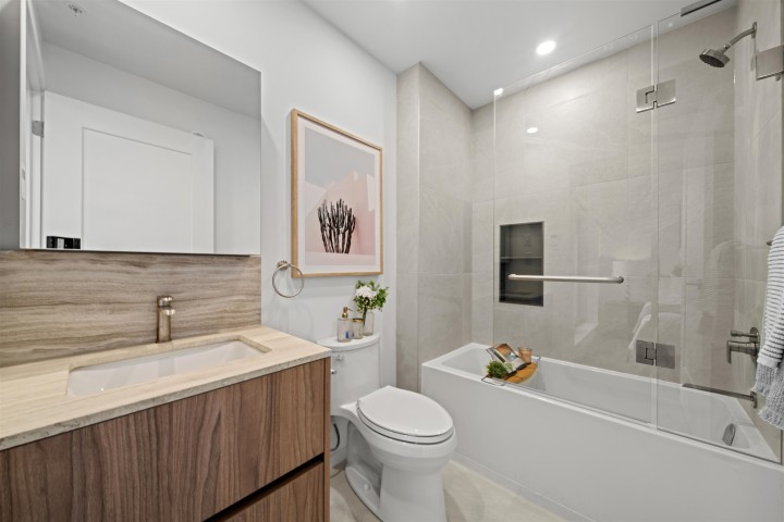 Photo 8 at 206 - 8486 Oak Street, Marpole, Vancouver West