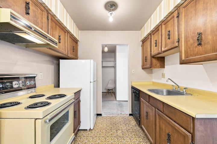 Photo 9 at 205 - 1825 W 8th Avenue, Kitsilano, Vancouver West