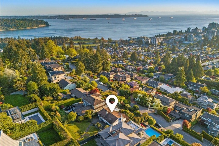Photo 39 at 982 Braeside Street, Sentinel Hill, West Vancouver