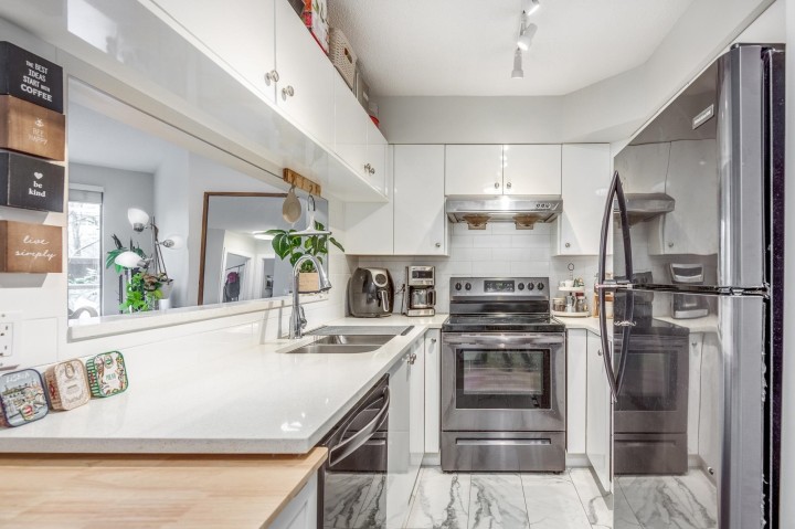 Photo 6 at 209 - 3455 Ascot Place, Collingwood VE, Vancouver East