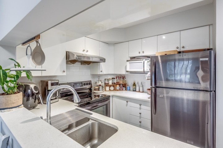 Photo 7 at 209 - 3455 Ascot Place, Collingwood VE, Vancouver East