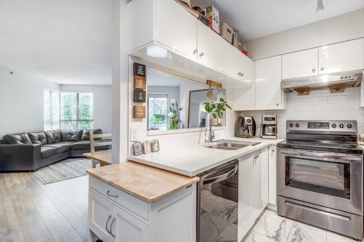Photo 8 at 209 - 3455 Ascot Place, Collingwood VE, Vancouver East