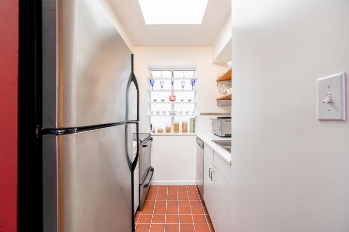 Photo 13 at 592 W 16th Avenue, Cambie, Vancouver West