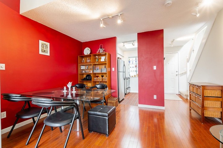 Photo 5 at 592 W 16th Avenue, Cambie, Vancouver West
