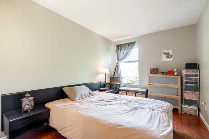 Photo 15 at 592 W 16th Avenue, Cambie, Vancouver West