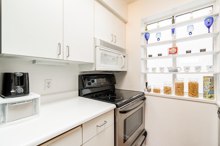 Photo 11 at 592 W 16th Avenue, Cambie, Vancouver West