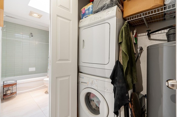 Photo 19 at 592 W 16th Avenue, Cambie, Vancouver West