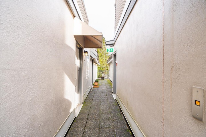Photo 31 at 592 W 16th Avenue, Cambie, Vancouver West